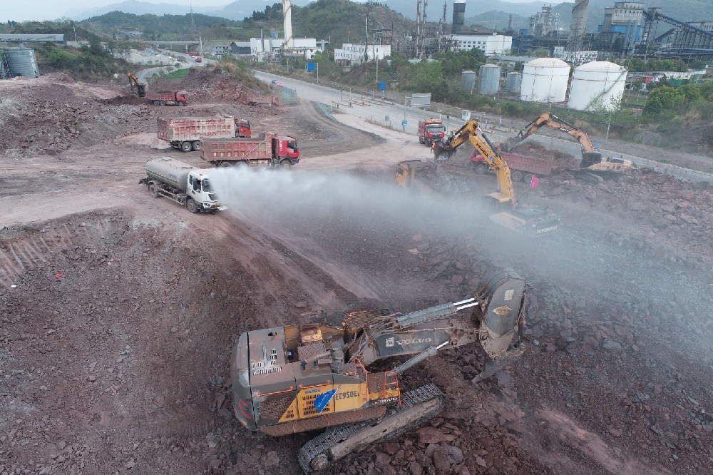 不停工、不斷檔，假期建設(shè)忙！